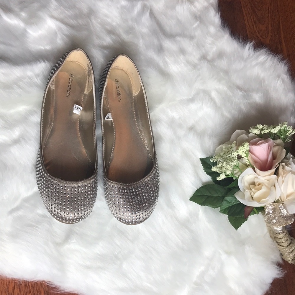 Women’s Gold Flats NWOT